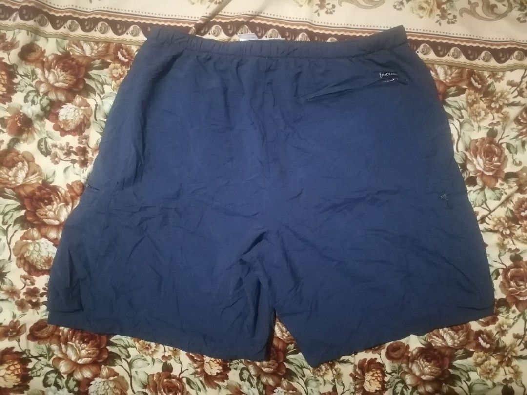 COLOMBIA NYLON SHORT PACKABLE (Category: Shorts) located in San Carlos City. Submitted by apyogone (Listing ID 1469014179, Image 2). Description: Colombia Nylon packable Excellent condition No issue Color rate 9.9 Waistline 34 Length 19 Hem 14 NAVY BLUE.