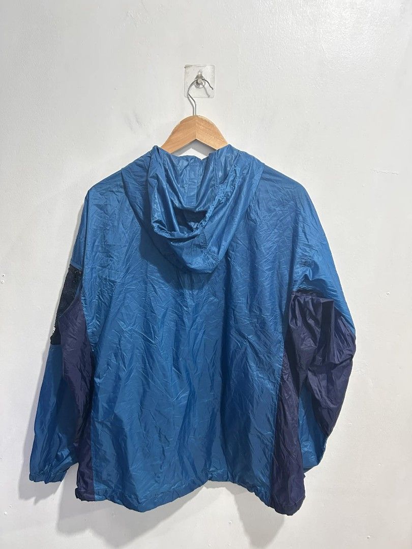 Columbia Blue Hooded Windbreaker Jacket (Category: Coats, Jackets and Outerwear) located in Rizal. Submitted by thrift_finds_739 (Listing ID 1469084043, Image 2). Description: NO ISSUE Excellent Condition Size: XS Color rate: 9/10 Length: 25 Width: 24 Please manage your expectations — we open premium bulk ukay bundles shipped directly from the US! 🇺🇸.