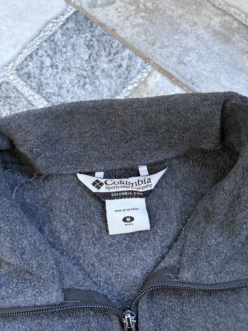 Columbia Fleece Jacket (Category: Coats, Jackets and Outerwear) located in Calamba. Submitted by manila.fits (Listing ID 1469009347, Image 3). Description: Columbia Fleece Jacket XL Width 23 Length 26 In pristine condition .