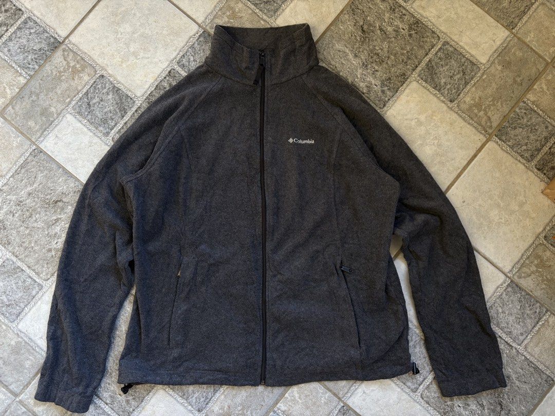 Columbia Fleece Jacket (Category: Coats, Jackets and Outerwear) located in Calamba. Submitted by manila.fits (Listing ID 1469010408, Image 2). Description: Columbia Fleece Jacket XL Width 23 Length 26.5 As new condition No issue .