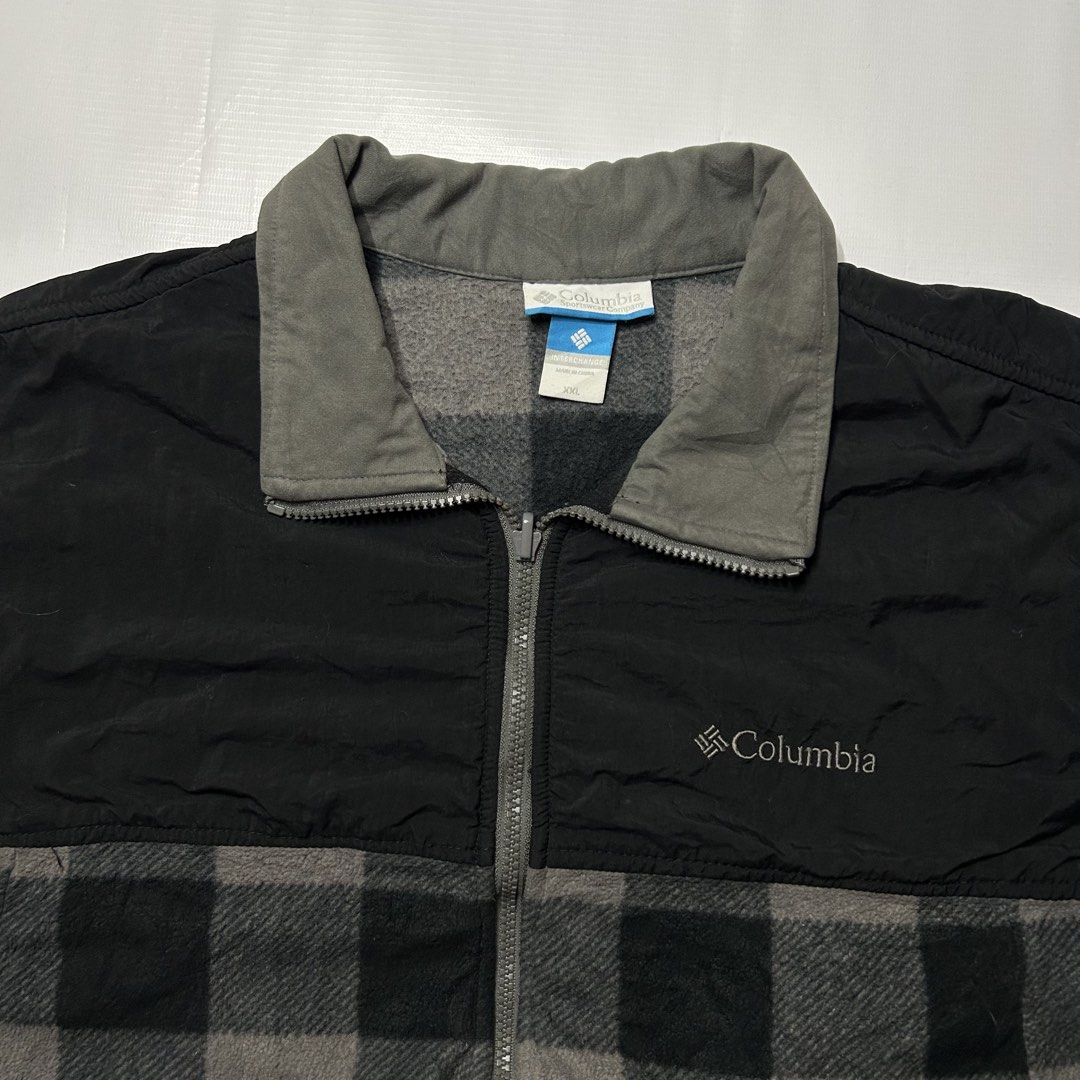 Columbia Fleece Jacket (Category: Tshirts & Polo Shirts ) located in Antipolo. Submitted by wvyfrnds (Listing ID 1469021283, Image 2). Description: Columbia Fleece Jacket Size: XXL Color: Gray Dimensions (Inches): Length: 27 Width: 27 Color Rate: 9/10 Issues - NONE 495 PLUS SF.