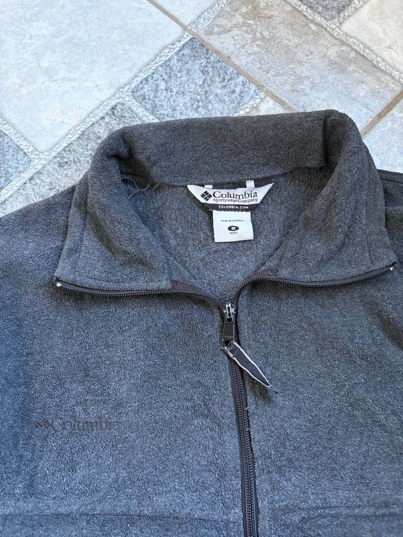 Columbia Fleece Jacket (Category: Coats, Jackets and Outerwear) located in Manila. Submitted by nofits.garments (Listing ID 1469048509, Image 3). Description: Columbia Fleece Jacket Xl Width 23 Length 26 In pristine condtion .