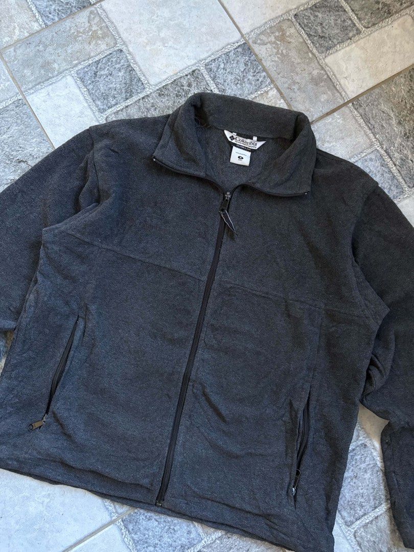 Columbia Fleece Jacket (Category: Coats, Jackets and Outerwear) located in Manila. Submitted by nofits.garments (Listing ID 1469048509, Image 2). Description: Columbia Fleece Jacket Xl Width 23 Length 26 In pristine condtion .