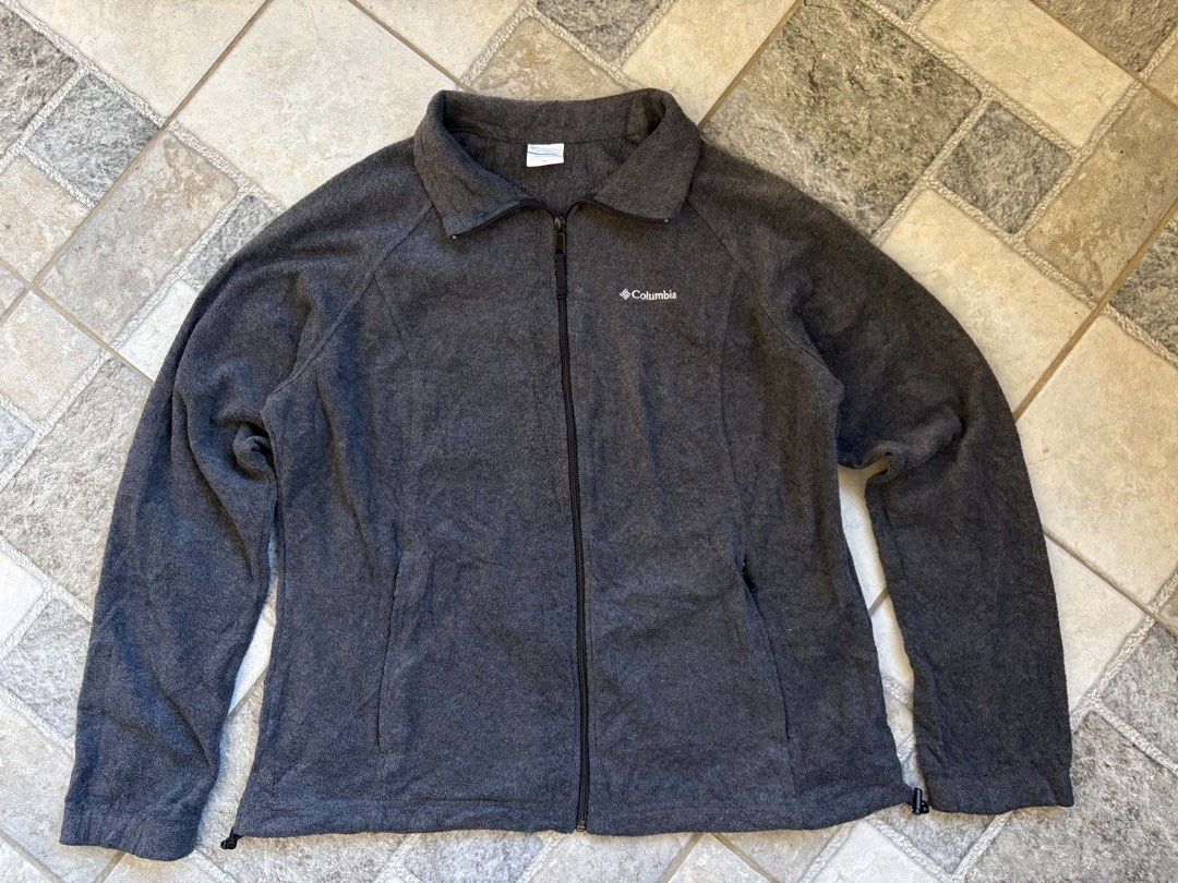 Columbia fleece jacket (Category: Coats, Jackets and Outerwear) located in Manila. Submitted by nofits.garments (Listing ID 1469050072, Image 1). Description: Columbia fleece jacket Xl Width 23 Length 26.5 As new No issue.