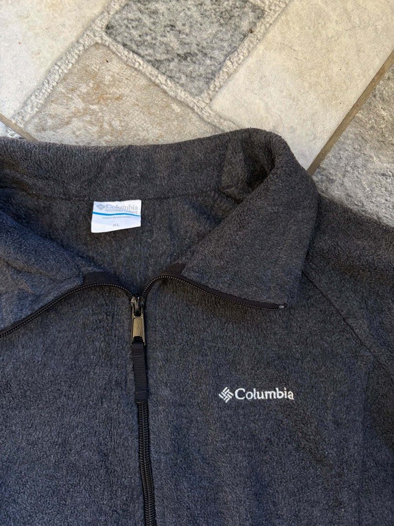 Columbia fleece jacket (Category: Coats, Jackets and Outerwear) located in Manila. Submitted by nofits.garments (Listing ID 1469050072, Image 2). Description: Columbia fleece jacket Xl Width 23 Length 26.5 As new No issue.