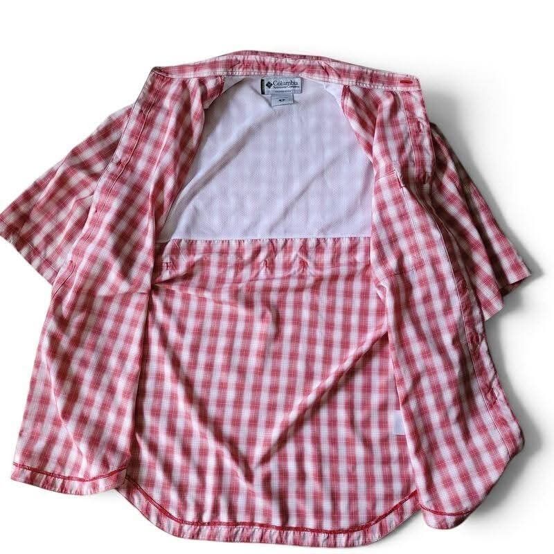 Columbia titanium polo short sleeve (Men's) (Category: Tshirts & Polo Shirts ) located in Baler. Submitted by vansonearth (Listing ID 1469087901, Image 3). Description: Lightweight/Quick dry With back air ventilation Size M on tag Actual measurement: Width : 22 inches Length : 30 inches.