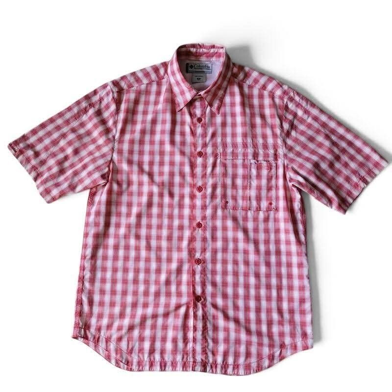 Columbia titanium polo short sleeve (Men's) (Category: Tshirts & Polo Shirts ) located in Baler. Submitted by vansonearth (Listing ID 1469087901, Image 1). Description: Lightweight/Quick dry With back air ventilation Size M on tag Actual measurement: Width : 22 inches Length : 30 inches.