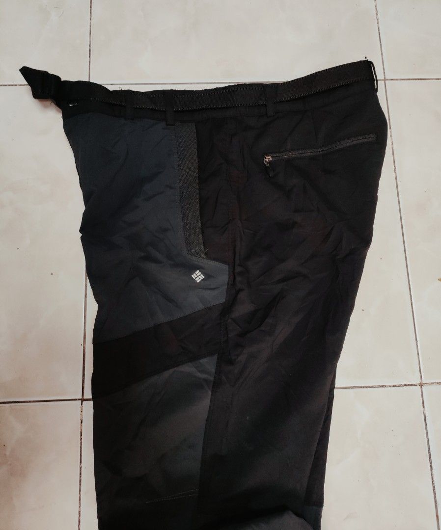 Columbia Trekpants (Category: Activewear) located in Cebu City. Submitted by quiara2015 (Listing ID 1468984173, Image 3). Description: Legit / Orig Columbia Trekpants Size 32 x 38.5 Quick dry / stretch Zipped pockets with belt Excellent condition 850 php Dm.