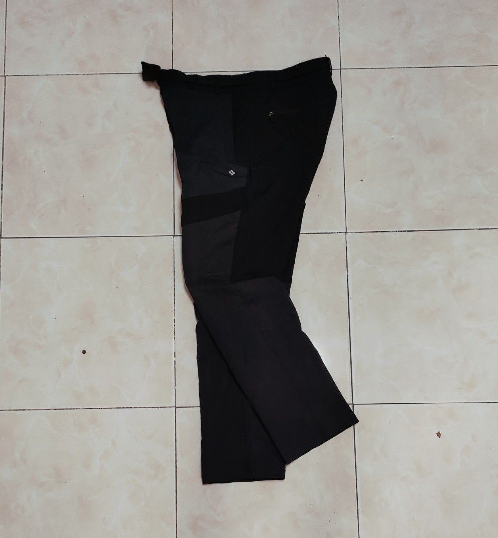 Columbia Trekpants (Category: Activewear) located in Cebu City. Submitted by quiara2015 (Listing ID 1468984173, Image 2). Description: Legit / Orig Columbia Trekpants Size 32 x 38.5 Quick dry / stretch Zipped pockets with belt Excellent condition 850 php Dm.