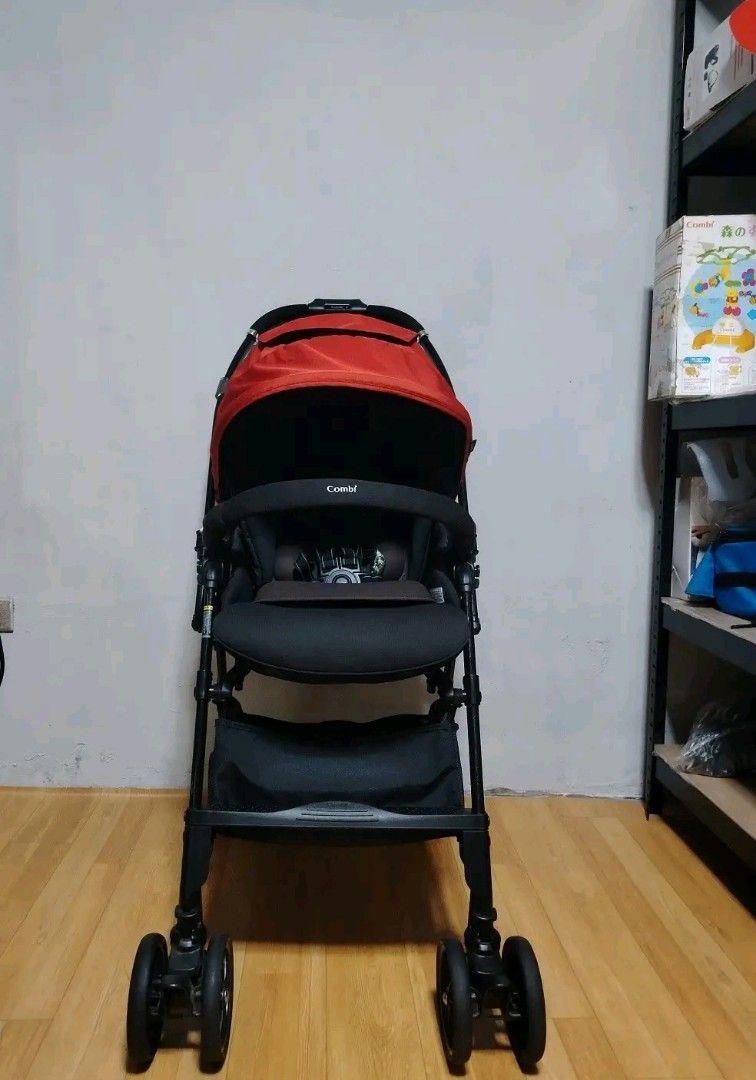 Combi sogucal L compact (Category: Strollers) located in Dasmarinas. Submitted by sheanne0828 (Listing ID 1468955275, Image 3). Description: ❤️Combi Sugocal L Compact❤️ ‼️💥Mine @ 3,850 only💥‼️ Market Price : 21k (see first photo) 👉 Good as new 👉Lightweight 👉High Seat 👉Compact fold 👉Reversible handle 👉Fully recline seat 👉Full range canopy 👉With head and back support cushion 👉Detachable front bar 👉5 point safety harness 👉Auto swivel wh
