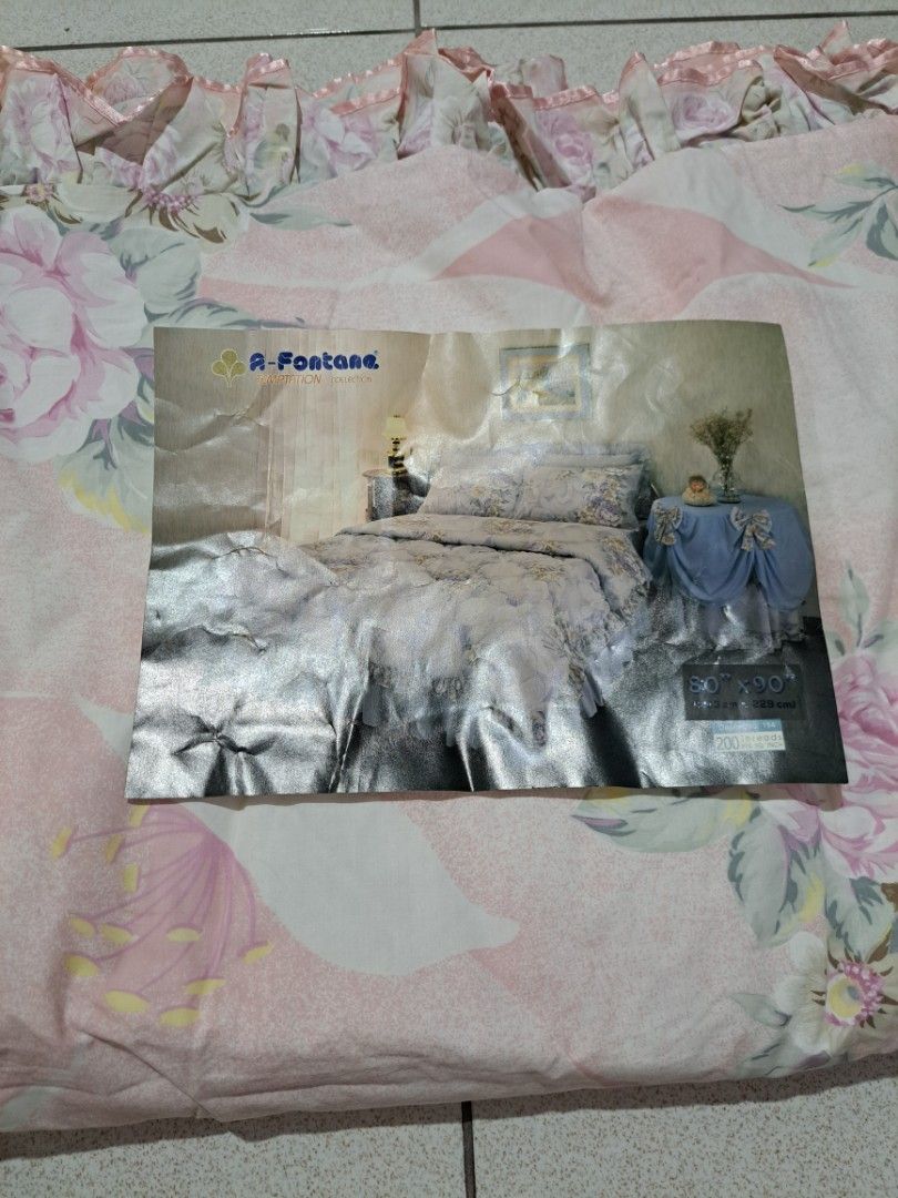 Comforter Queen size (Category: Bedding & Towels) located in Caloocan City. Submitted by mama_mia20 (Listing ID 1468956385, Image 1). Description: 80" by 90" message me for more info no bogus buyers pls ty.
