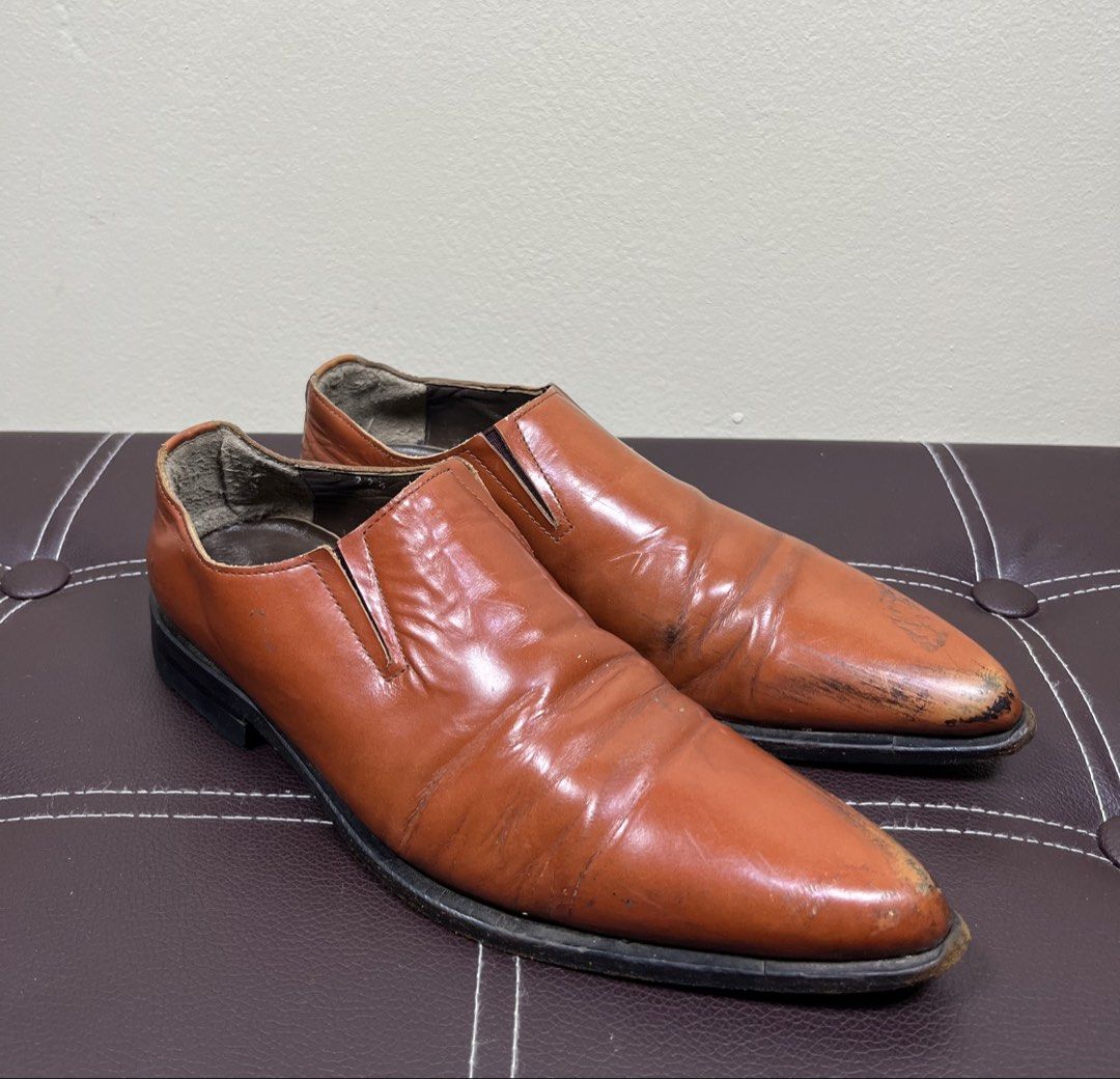 Comme des Garcons Brown Loafers (Category: Casual Shoes) located in Cabanatuan. Submitted by cabsygoods (Listing ID 1469093441, Image 1). Description: Comme des Garcons Brown Loafers Authentic Size 22 1/2 JP Good condition Issue sign of usage Wearable Dm to purchase! 📩.
