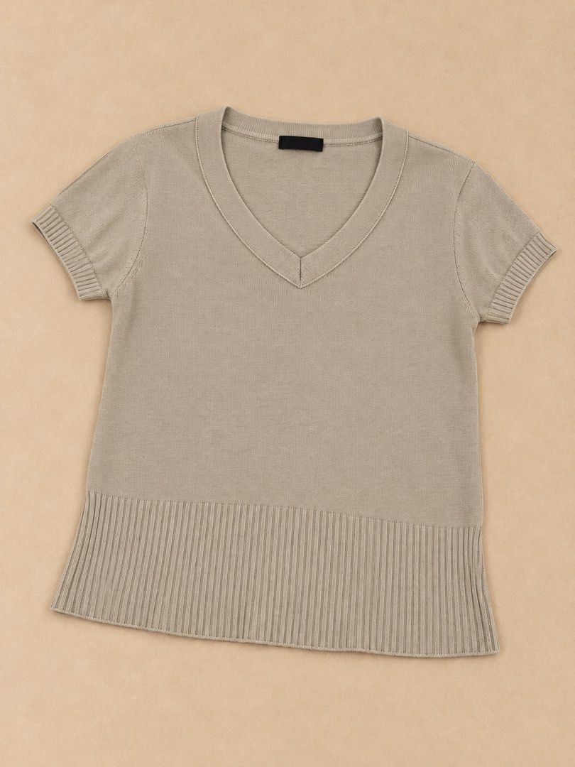 Compagnia Italiana (Category: Blouses) located in Manila. Submitted by lexiandco.ph (Listing ID 1469052274, Image 1). Description: .