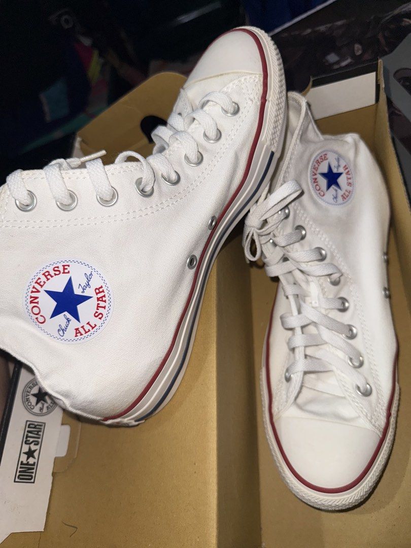 Converse All Star Hi Optic White (Category: Sneakers) located in Manila. Submitted by _ravenqueen (Listing ID 1469099125, Image 1). Description: Used only once Size 9.5 womens No Issues 100% Original .
