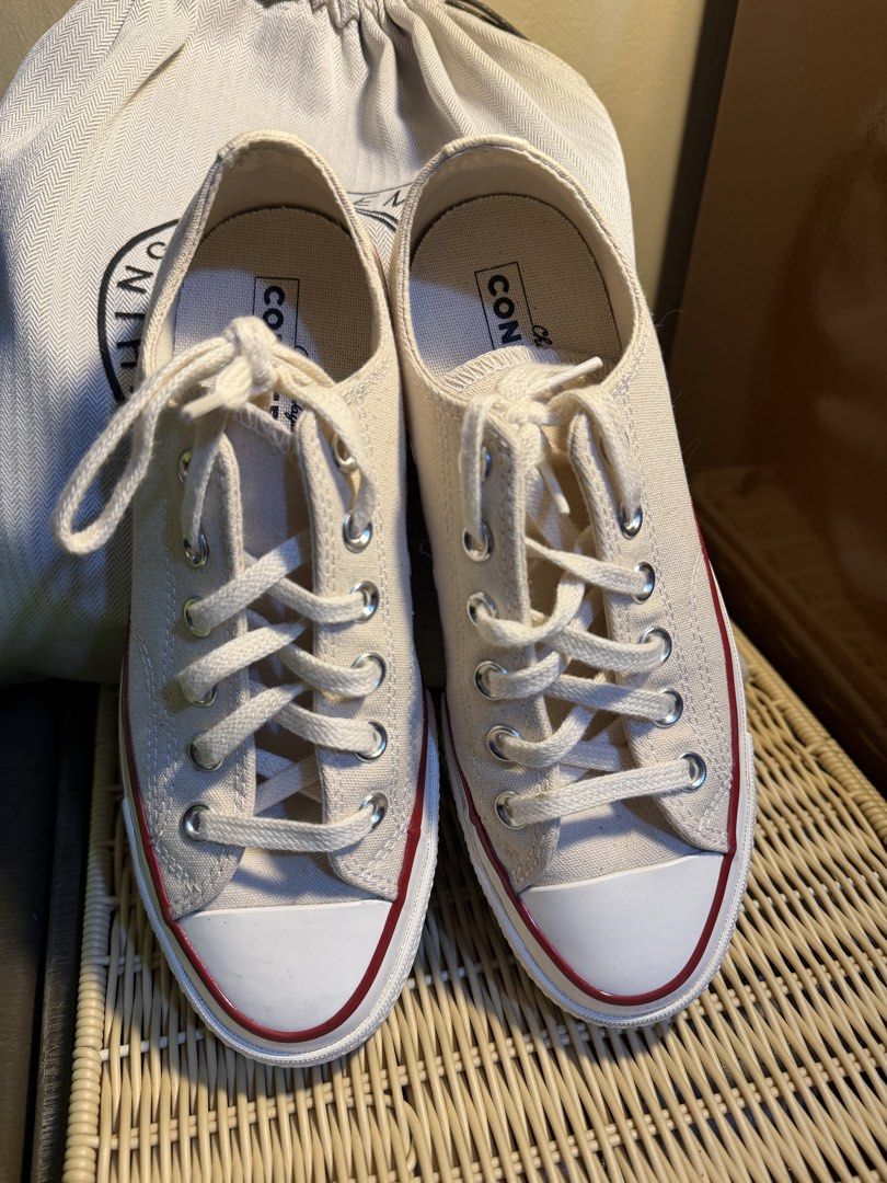Converse Chuck 70 Men's Sneakers - Parchment (Category: Sneakers) located in Marikina City. Submitted by lemonlover2 (Listing ID 1469145497, Image 3). Description: Marikina City j&t or lalamove Complete with box Used thrice No issues like new pa. Could send video for the condition..
