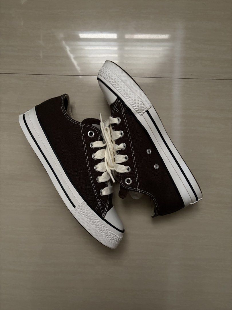 Converse x travis scott (Category: Casual Shoes) located in Manila. Submitted by jbjeyb (Listing ID 1468955961, Image 1). Description: Converse chuck taylor throw back Good as new With box .