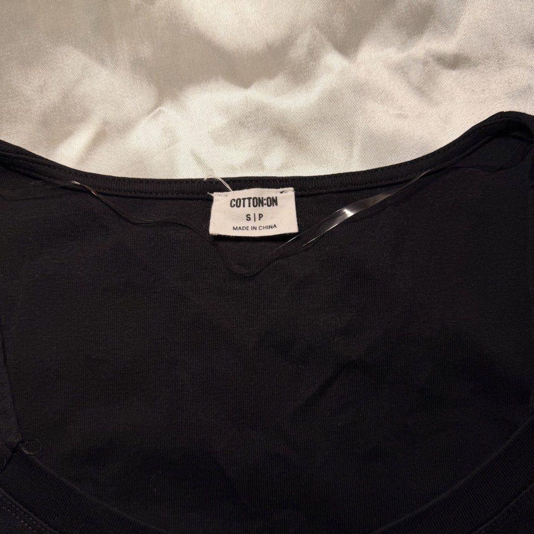 Cotton On Black Top Scoop Neck Size S (Category: Shirts) located in Manila. Submitted by juliarmls (Listing ID 1469091276, Image 3). Description: No issues / flaws In really good condition.