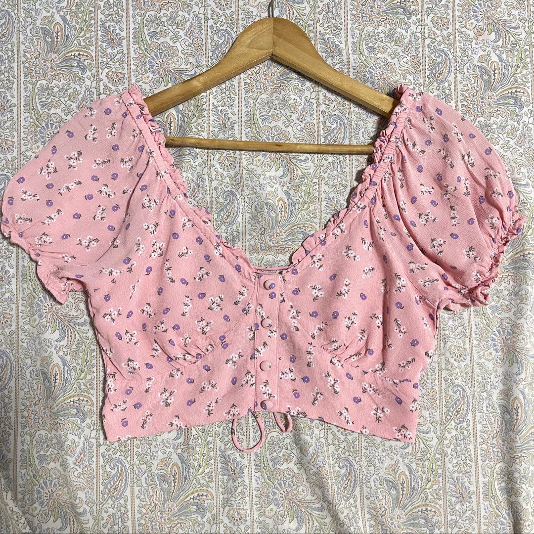 Cotton on Bustier Pink Top (Category: Blouses) located in Cabanatuan. Submitted by thriftby_zy (Listing ID 1469134250, Image 2). Description: Pretty neto lalo na yung color gandaa Size: XS-Slim Medium keri Adjustable back (criss cross) Puffsleeve.