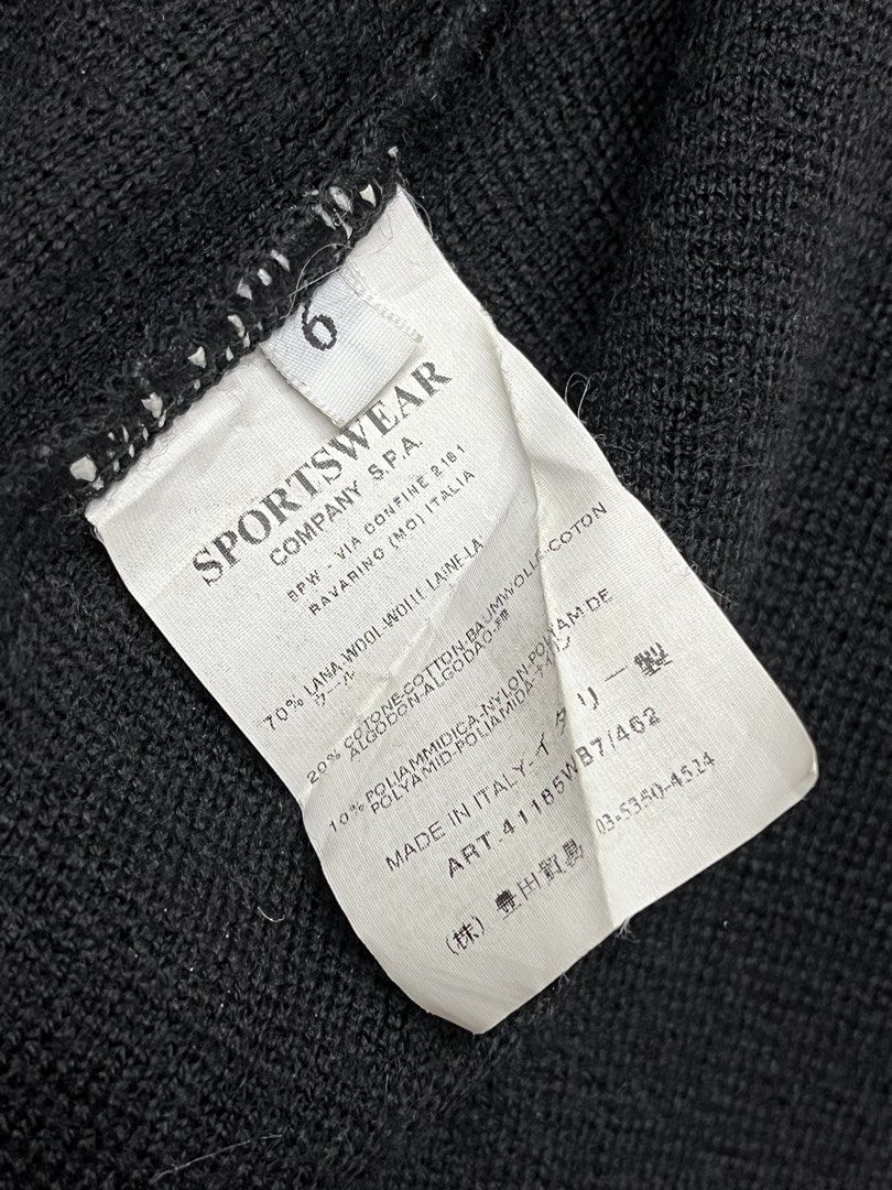 CP COMPANY (Category: Coats, Jackets and Outerwear) located in Angono. Submitted by thriftnalang (Listing ID 1469012742, Image 3). Description: W 22.5 L 27.5 .