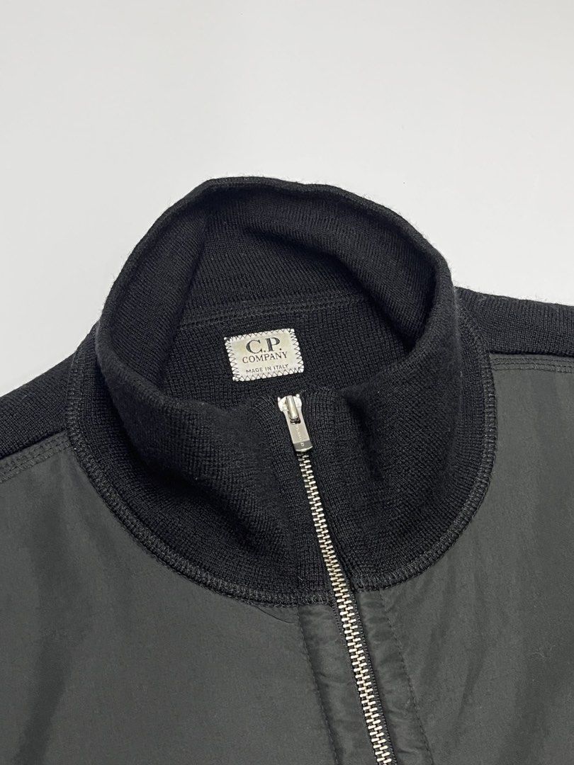 CP COMPANY (Category: Coats, Jackets and Outerwear) located in Angono. Submitted by thriftnalang (Listing ID 1469012742, Image 2). Description: W 22.5 L 27.5 .