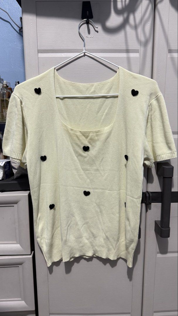 Cream Embossed Hearts Knitted Top (Category: Shirts) located in Quezon City. Submitted by dinesaur (Listing ID 1469042606, Image 1). Description: .