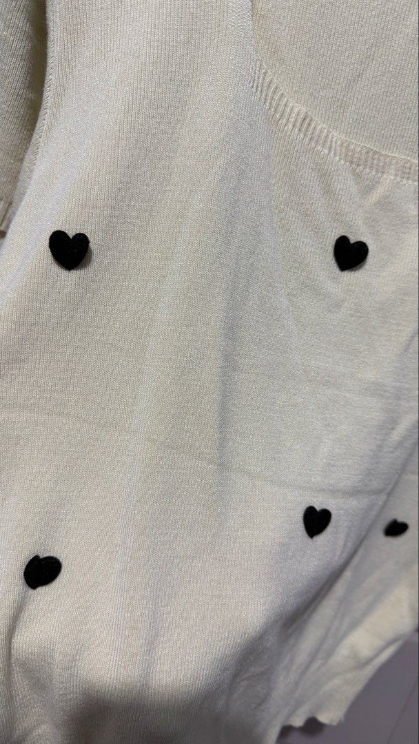 Cream Embossed Hearts Knitted Top (Category: Shirts) located in Quezon City. Submitted by dinesaur (Listing ID 1469042606, Image 2). Description: .
