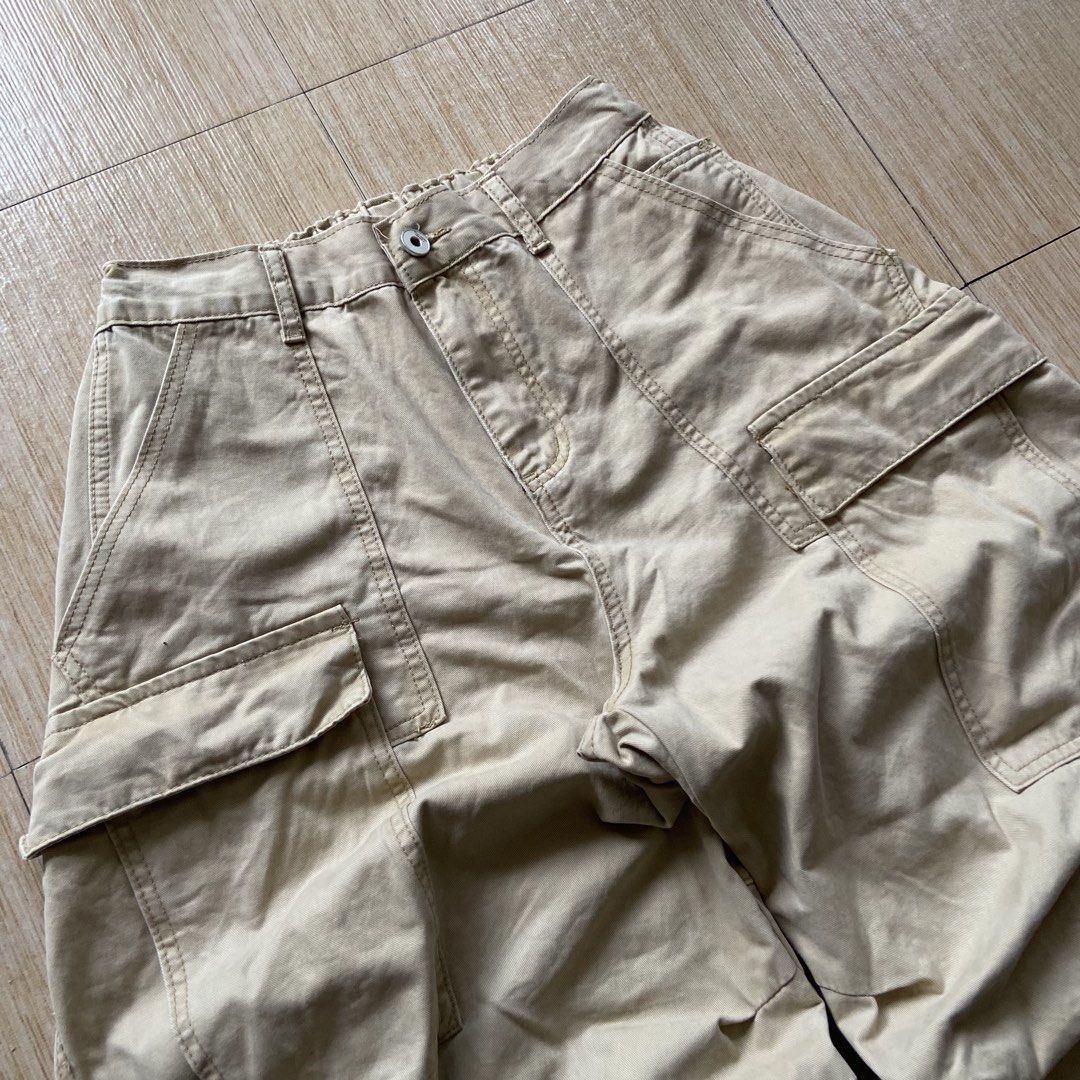 Cream Pants (Category: Jeans) located in Legazpi City. Submitted by luxrystreet (Listing ID 1469094581, Image 3). Description: ▪️Cream Baggy Pants✨ ▪️WAIST: 30 Minimum - 36 Max (Stretchable) ▪️LENGHT: 41 ▪️THIGH: 15 ▪️LEG OPENING: 10 ▪️Color Rate 9/10 ▪️IN EXCELLENT CONDITION ▪️COLOR MAY VARY DUE TO LIGHTING ▪️MANAGE YOUR EXPECTATIONS CAN PROVIDE OTHER PICTURES UPON REQUEST ISSUE(S): NONE -NEED REWASH 📩📩.
