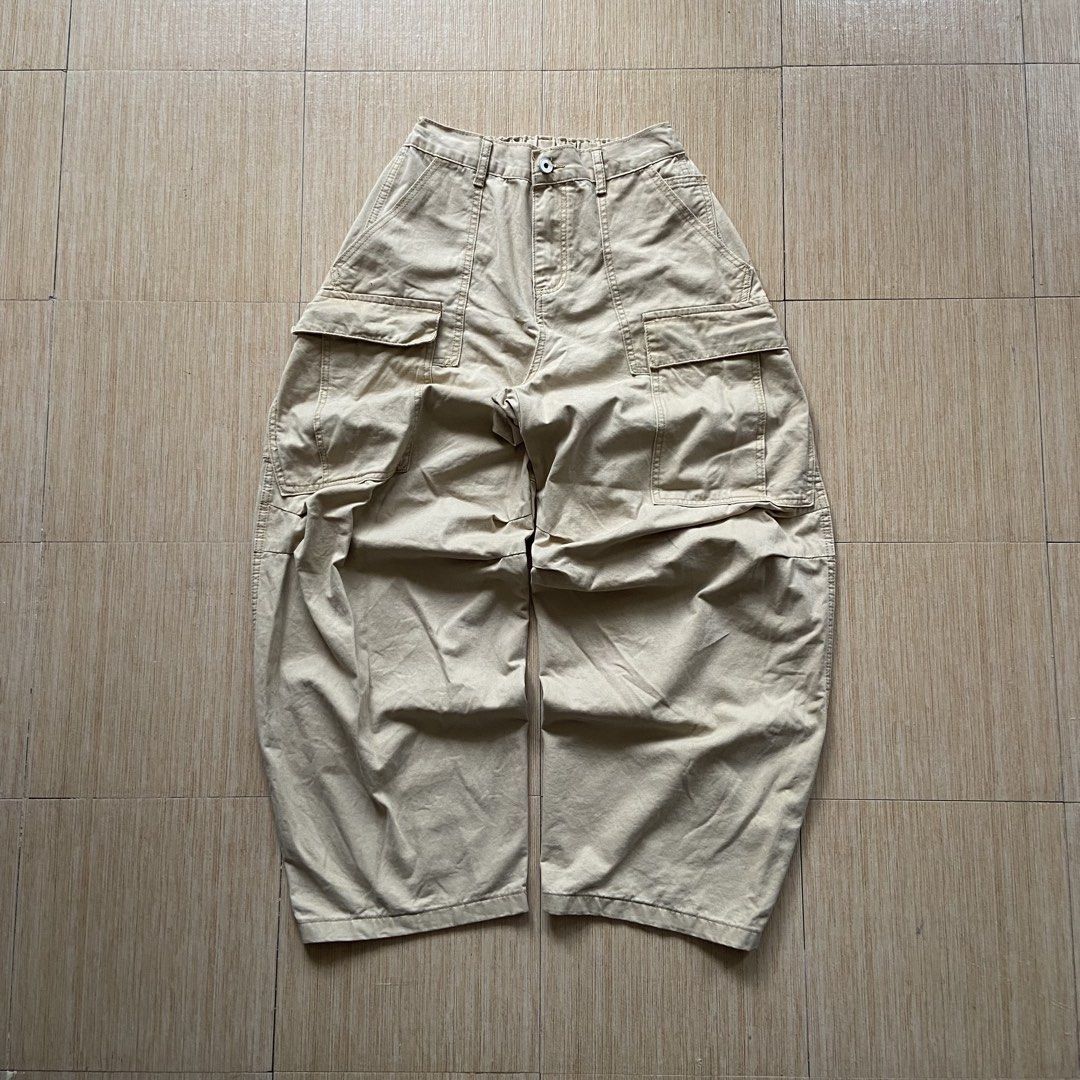 Cream Pants (Category: Jeans) located in Legazpi City. Submitted by luxrystreet (Listing ID 1469094581, Image 1). Description: ▪️Cream Baggy Pants✨ ▪️WAIST: 30 Minimum - 36 Max (Stretchable) ▪️LENGHT: 41 ▪️THIGH: 15 ▪️LEG OPENING: 10 ▪️Color Rate 9/10 ▪️IN EXCELLENT CONDITION ▪️COLOR MAY VARY DUE TO LIGHTING ▪️MANAGE YOUR EXPECTATIONS CAN PROVIDE OTHER PICTURES UPON REQUEST ISSUE(S): NONE -NEED REWASH 📩📩.