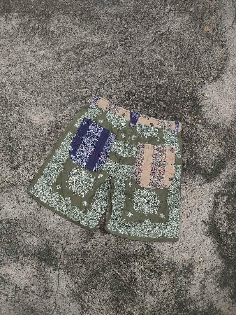 Cube Sugar Bandana Short (Category: Shorts) located in Midsayap. Submitted by rogeandrei29987 (Listing ID 1469108211, Image 3). Description: 📌Cube Sugar Banda Short •M on tag •30-32 waist, 18 length, 11.5 LO •9.5/10 cr •No issue/As New MOP: Gcash Courier✈️: J&T Unli vouch/Vc with item Loc: Kabacan, North Cotabato❤️ .
