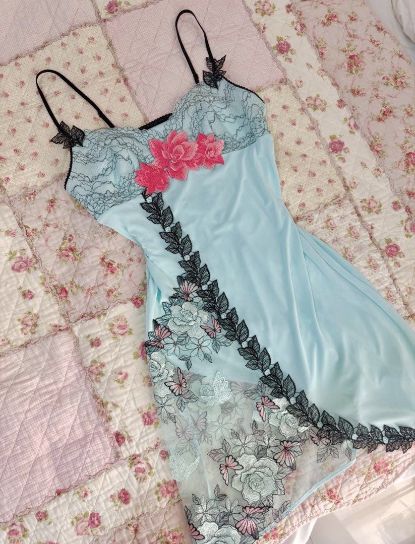 Cute girly tops (Category: Sleeveless) located in Mandaluyong City. Submitted by fayefavo14 (Listing ID 1468973876, Image 2). Description: thrifted .
