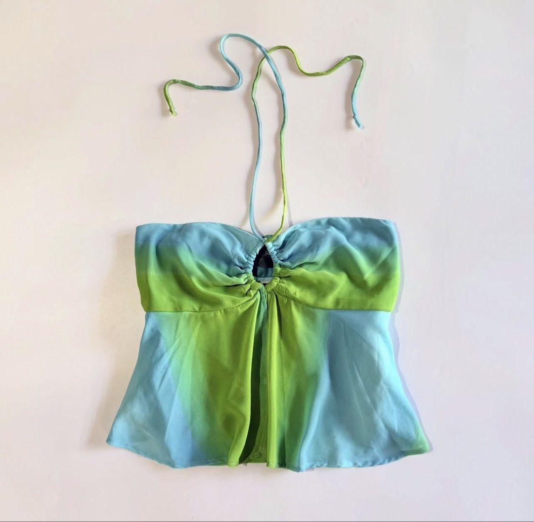 Cute tops (Category: Sleeveless) located in Mandaluyong City. Submitted by fayefavo14 (Listing ID 1468972977, Image 2). Description: .