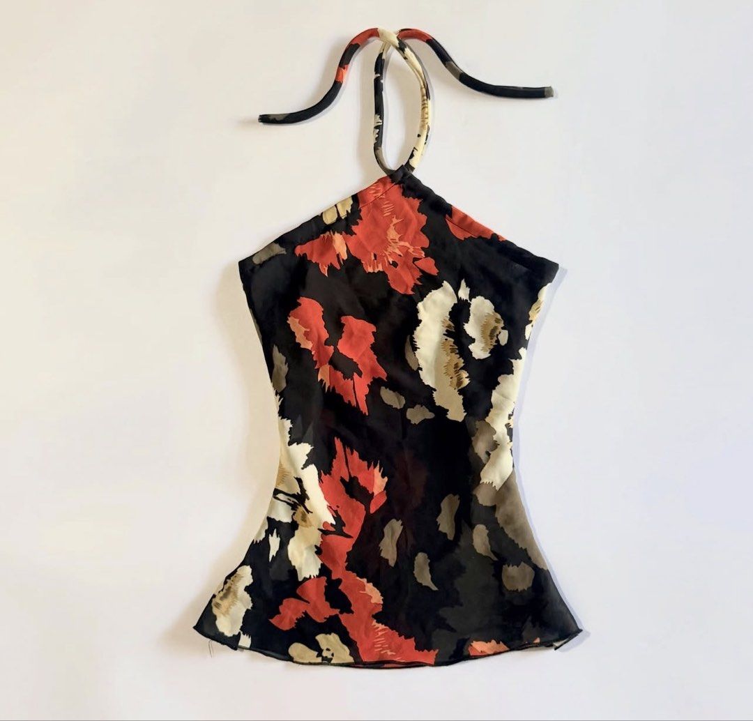 Cute tops (Category: Sleeveless) located in Mandaluyong City. Submitted by fayefavo14 (Listing ID 1468972977, Image 3). Description: .