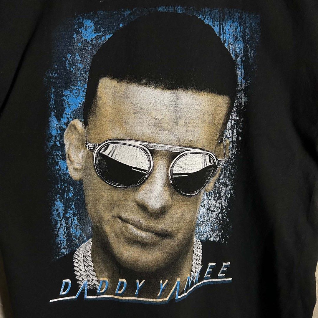 Daddy Yankee - Legendaddy Black Tee (Category: Tshirts & Polo Shirts ) located in Tayabas. Submitted by streetdept.ph (Listing ID 1469111098, Image 2). Description: Daddy Yankee - Legendaddy Black Tee Measurements (inches): Width: 20” Length: 28” Tagged as Large fits M-L Excellent condition Flaw/s: minimal hairlines & lints.