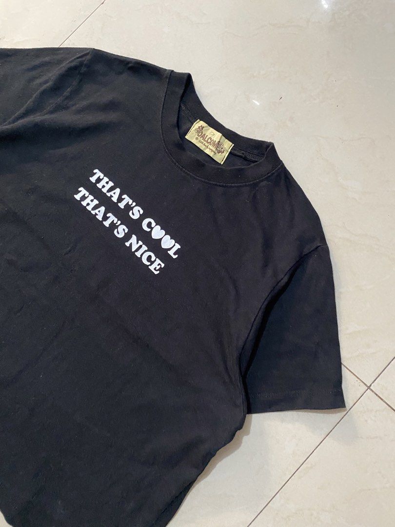 DALCOM BOXY CROP STATEMENT BLACK TEE (Category: Shirts) located in Talisay. Submitted by hustlethrift_2600 (Listing ID 1468931979, Image 2). Description: DALCOM BOXY CROP STATEMENT BLACK TEE L-XL 21 W 21 L CROP STYLE EXCELLENT CONDITION 9.8/10 COLOR RATE NO ISSUE - 449 🏷️.