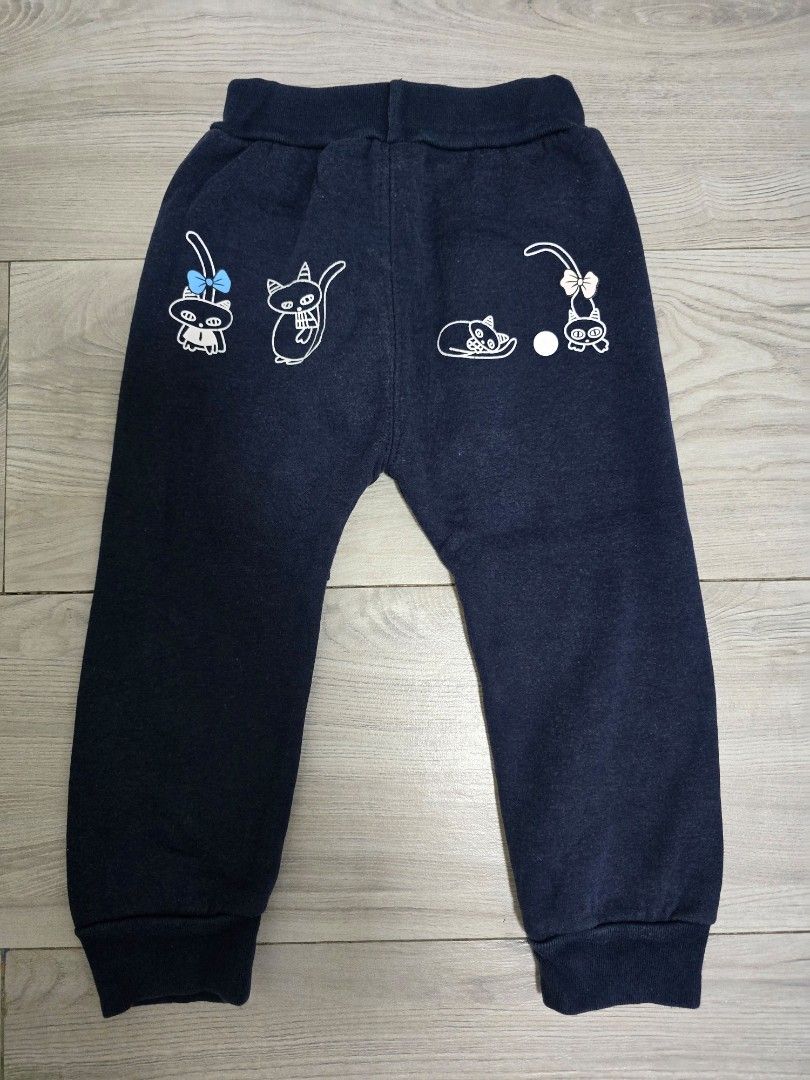 Dark Blue Sweatpants Jogging Pants 3 Yrs Old (Category: Babies & Kids Fashion) located in Pasig City. Submitted by jam1ekow (Listing ID 1469023455, Image 3). Description: no holes no stains size 3T.