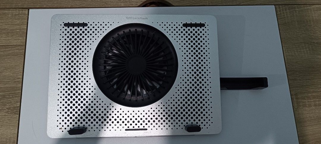 DarkFlash G200 Plus Laptop Cooling Pad (Category: Laptops & Notebooks) located in Manila. Submitted by 1997hondaacty (Listing ID 1469156283, Image 2). Description: .
