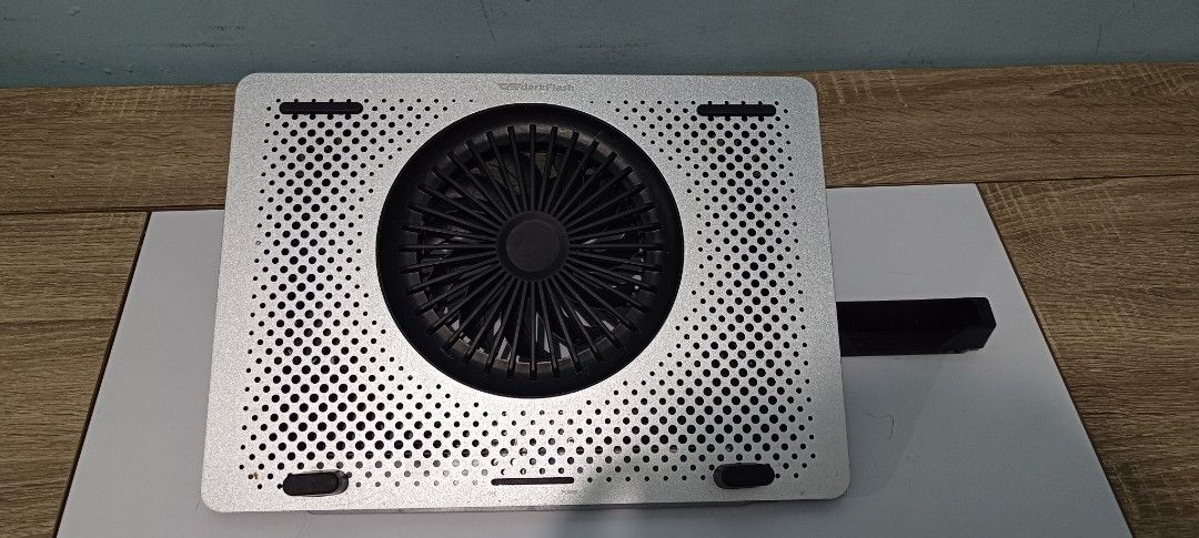 DarkFlash G200 Plus Laptop Cooling Pad (Category: Laptops & Notebooks) located in Manila. Submitted by 1997hondaacty (Listing ID 1469156283, Image 1). Description: .