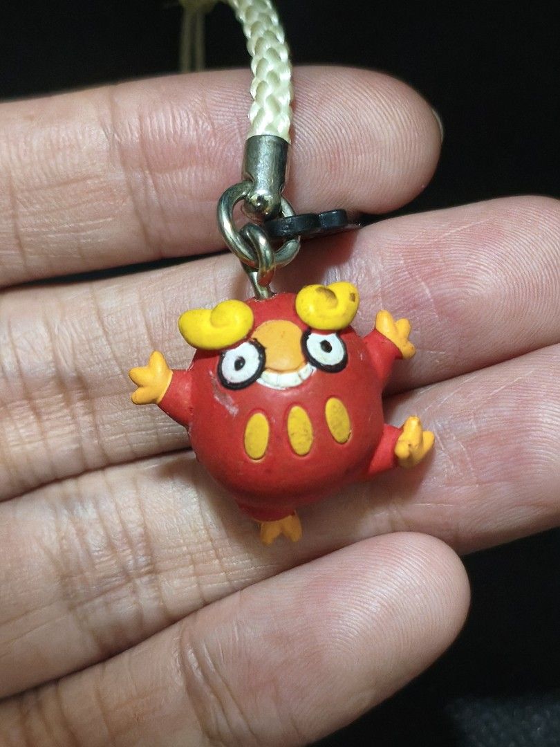 Darumaka mini strap keychain (Category: Kids Toys) located in Pasig City. Submitted by knick_n_knacks (Listing ID 1469041654, Image 2). Description: Condition and other details: This item is pre-loved. There are very visible scuffs, scratches, paint chips on the face area. PLEASE REFRAIN FROM PURCHASING IF THESE CONDITIONS ARE A CONCERN. 📌 **READ THIS CAREFULLY BEFORE BUYING.** WYSIWYG. Photos posted are the actual item—please inspect carefully 