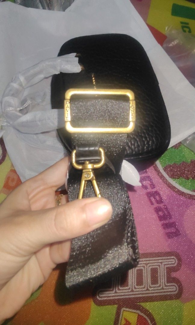 david jones handbag (Category: Cross-body Bags) located in Las Pinas. Submitted by anne1411 (Listing ID 1468955523, Image 2). Description: small size, leather spacious. kasya cellphone,meduim wallet.