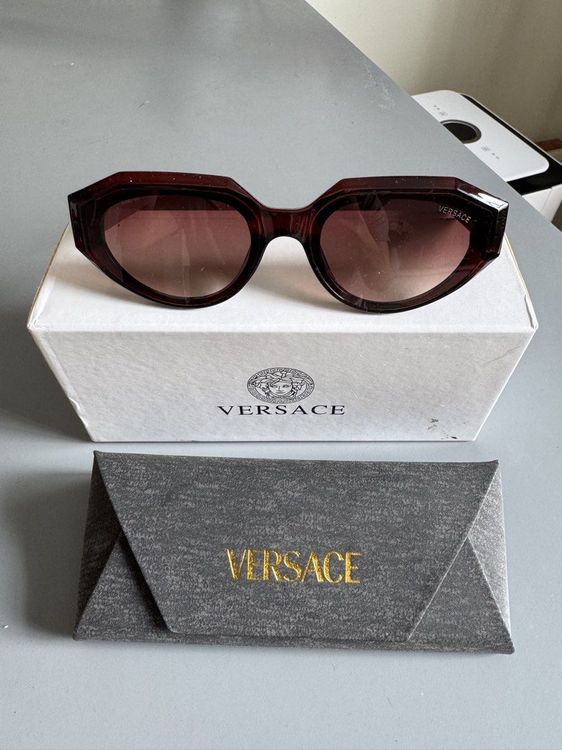 Day and night brown shades (Category: Sunglasses & Eyewear) located in Makati City. Submitted by meticoolous (Listing ID 1468948945, Image 3). Description: with case.
