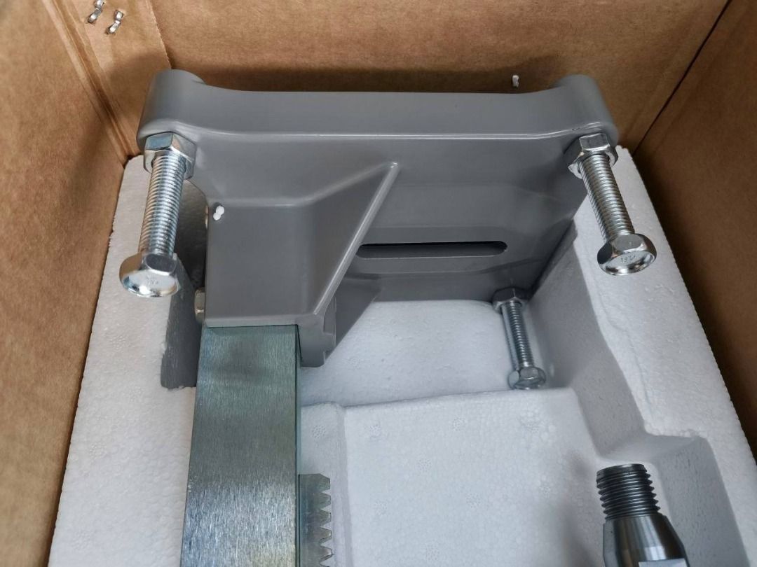 DCA DIAMOND DRILL w/ WATER SOURCE 1800w AZZ02-130 (Category: Home Improvement Tools & Accessories) located in Manila. Submitted by 09171479278_elsie. (Listing ID 1468989254, Image 2). Description: DCA DIAMOND DRILL w/ WATER SOURCE 1800w AZZ02-130.