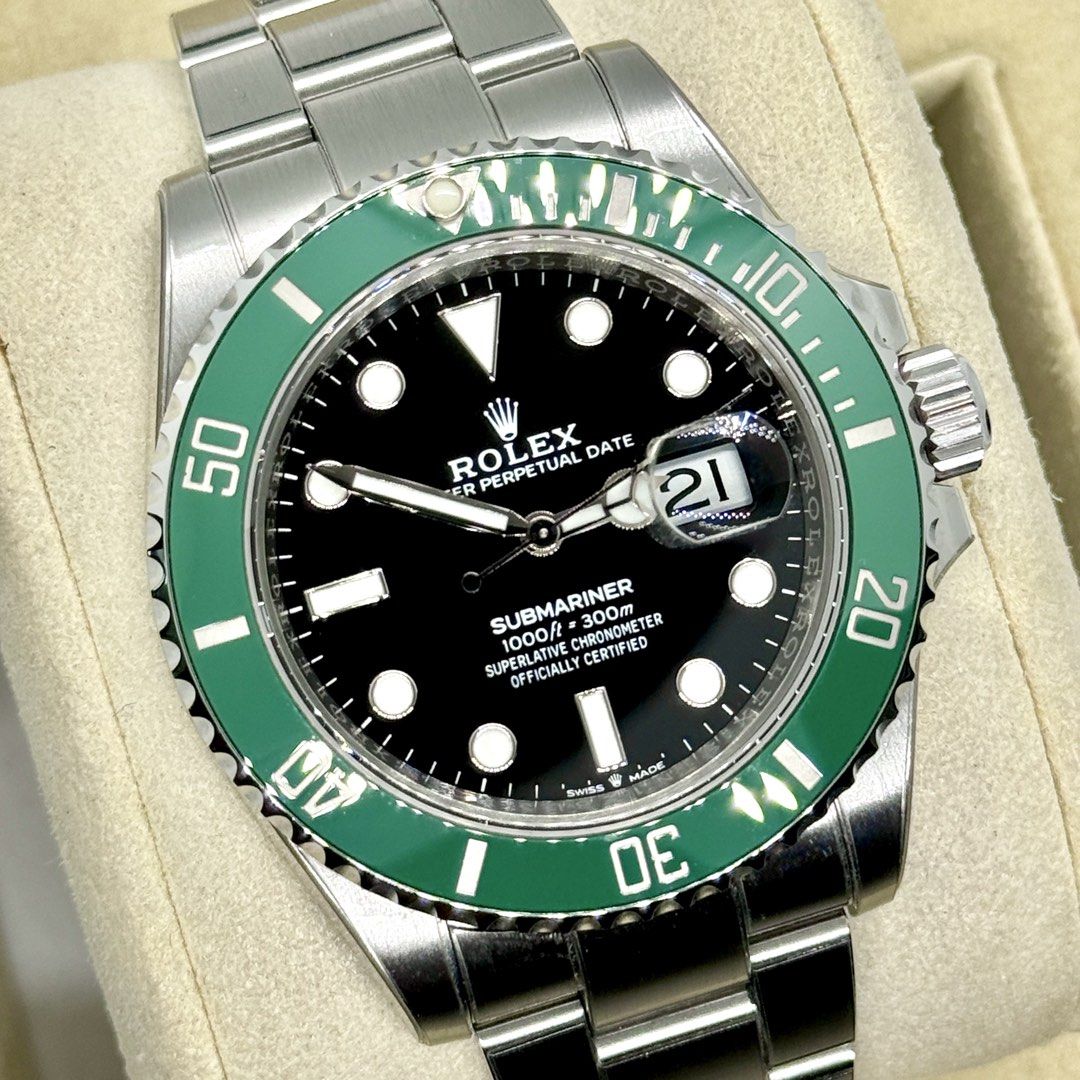 |🔥DEAL| 2021 Rolex Submariner 126610lv MK1 Starbucks Sub Date 41mm Green Ceramic Kermit Bezel Oyster Bracelet { 126610ln 124060 116610lv 126720vtnr 116610ln } (Category: Watches) located in Singapore. Submitted by horizonluxury (Listing ID 1469062436, Image 1). Description: Rolex Submariner 41mm Date Starbucks MK1 Brand: Rolex Model: 126610lv Dated: MAY 2021 Condition: Like New Remarks : Full set with card, box, full links Very mint condition 99