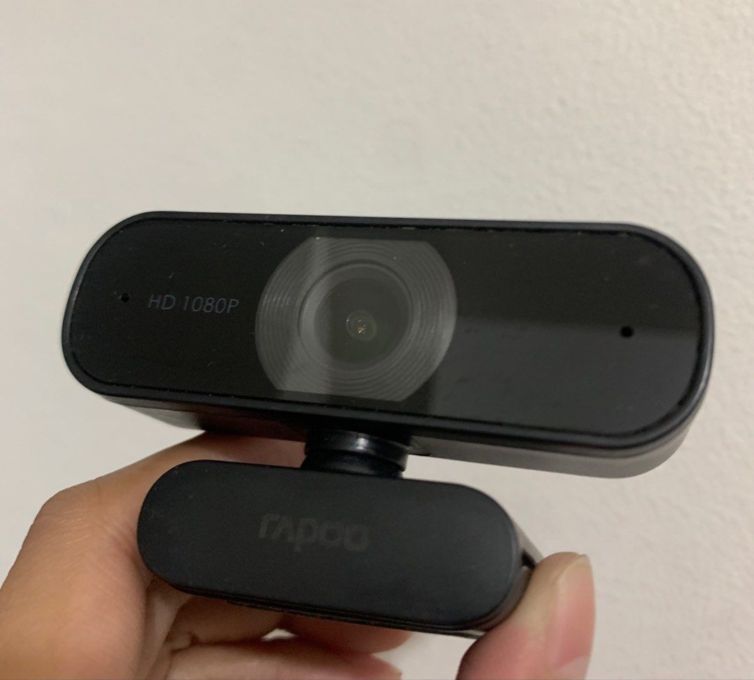 [DECLUTTER] WEBCAM Rapoo Camera with Mic C260 1080P (Category: Webcams) located in Quezon City. Submitted by debora.dora (Listing ID 1469098644, Image 2). Description: - HD 1080P resolution - Built-in microphone - clip on for monitor - plug and play - no box - minor dirt and scratches - RFS: need funds and decluttering.