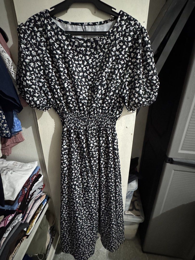 Decluttering - 4-5 items for 500 pesos only (Category: Dresses) located in Manila. Submitted by aasd328 (Listing ID 1469007705, Image 1). Description: Decluttering some of my clothes. 4 or 5 items for 500 pesos only. Any on the 60 items, please check other listings :) Can do meet up in BGC this week or via lalamove. Rfs: hindi na kasya, will buy work out clothes sa kikitain :) Thank you so much!!!.