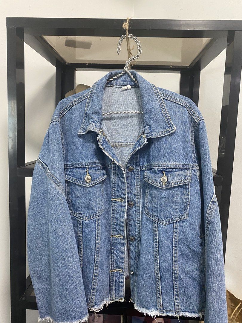 Denim Jacket Semi-cropped (Category: Coats, Jackets and Outerwear) located in Quezon City. Submitted by zaffiro98 (Listing ID 1468995961, Image 1). Description: fits L to XL Bustline 42” Waistline 42” Length 21”.