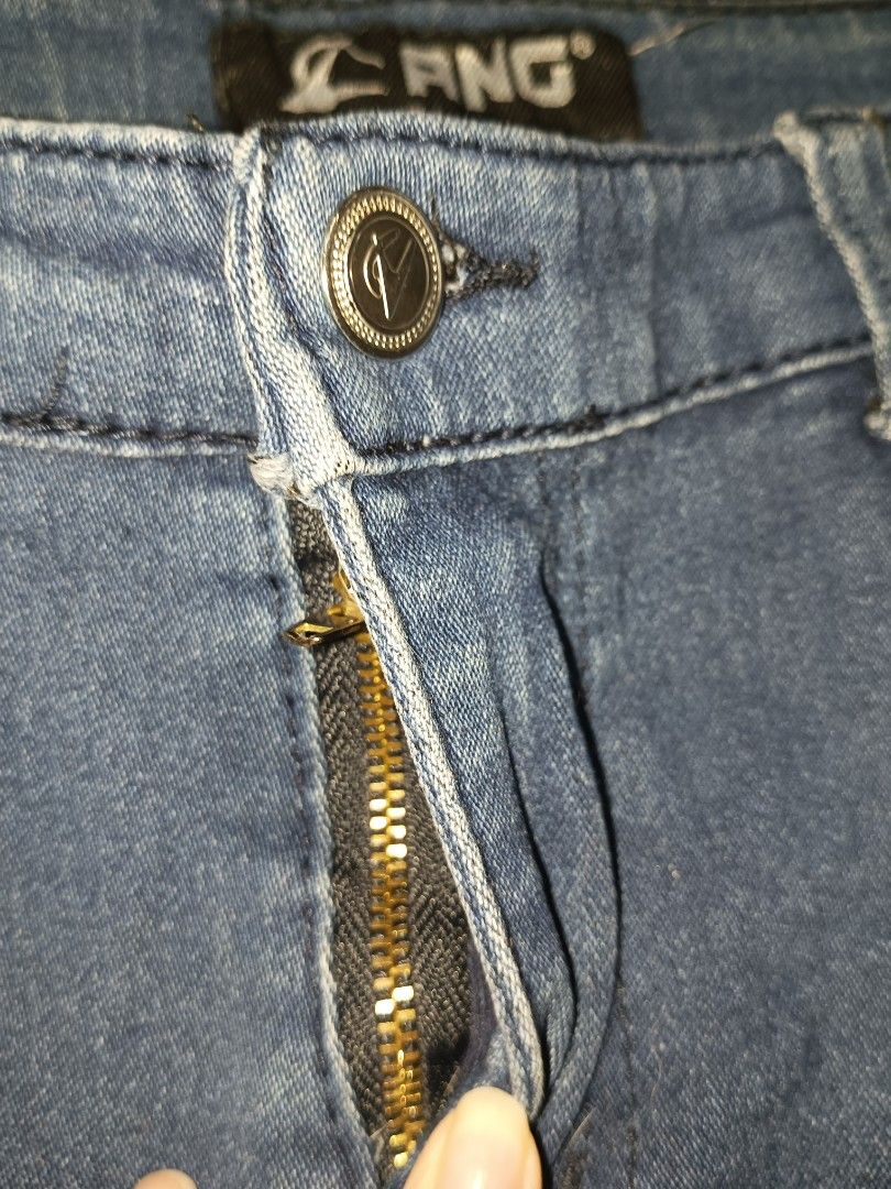 Denim jeans (Category: Jeans) located in Caloocan City. Submitted by justleanne (Listing ID 1468964145, Image 3). Description: ‎SIZE: 28 ‎LENGTH: 36 ‎USED BUT NOT ABUSE ‎RFS : NEED FUNDS.