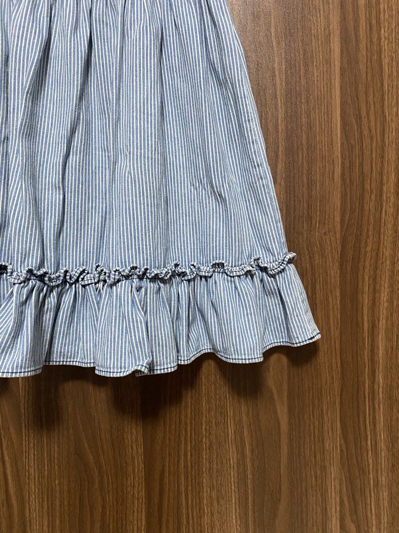 Denim Midi Skirt (Category: Skirts) located in Paranaque City. Submitted by slowsundays.club (Listing ID 1468964566, Image 2). Description: .