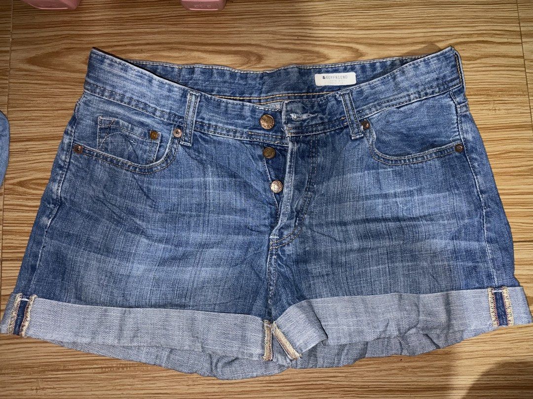 Denim Shorts Bundle Women TAKE ALL Branded (Category: Shorts) located in Siquijor. Submitted by yhostuff (Listing ID 1469018899, Image 3). Description: - Style: Bundle of denim shorts including distressed rips, cuffed hems, button flies, and a pastel polka dot pattern - Size: EU 42 / UK 10 - Condition: All pieces are clean, well-stored, and ready to wear - Perfect for: Casual summer outfits and versatile styling - Deal: Selling as a complete bund