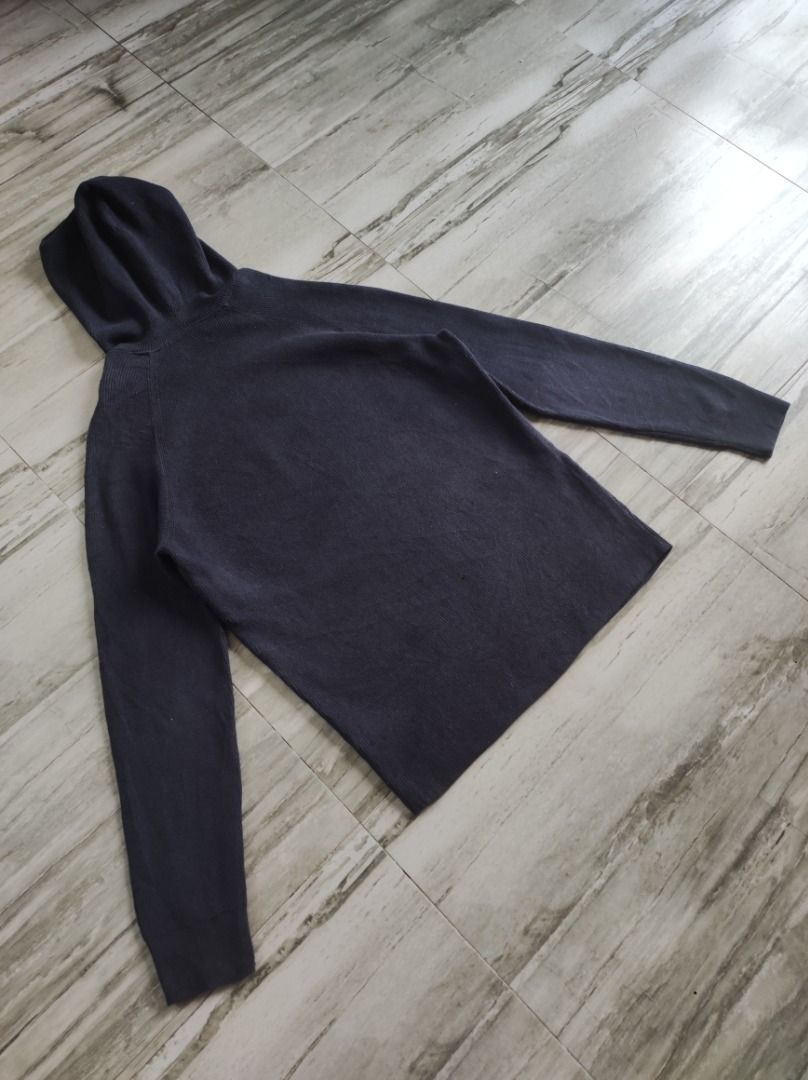 Denver Hayes Hoodie Jacket - Large (Category: Coats, Jackets and Outerwear) located in Dasmarinas. Submitted by jethroespinosa (Listing ID 1468959976, Image 2). Description: Size in inches: 21 width 29.5 length No issues or alterations Loc: Dasma Cavite MOP: Gcash.
