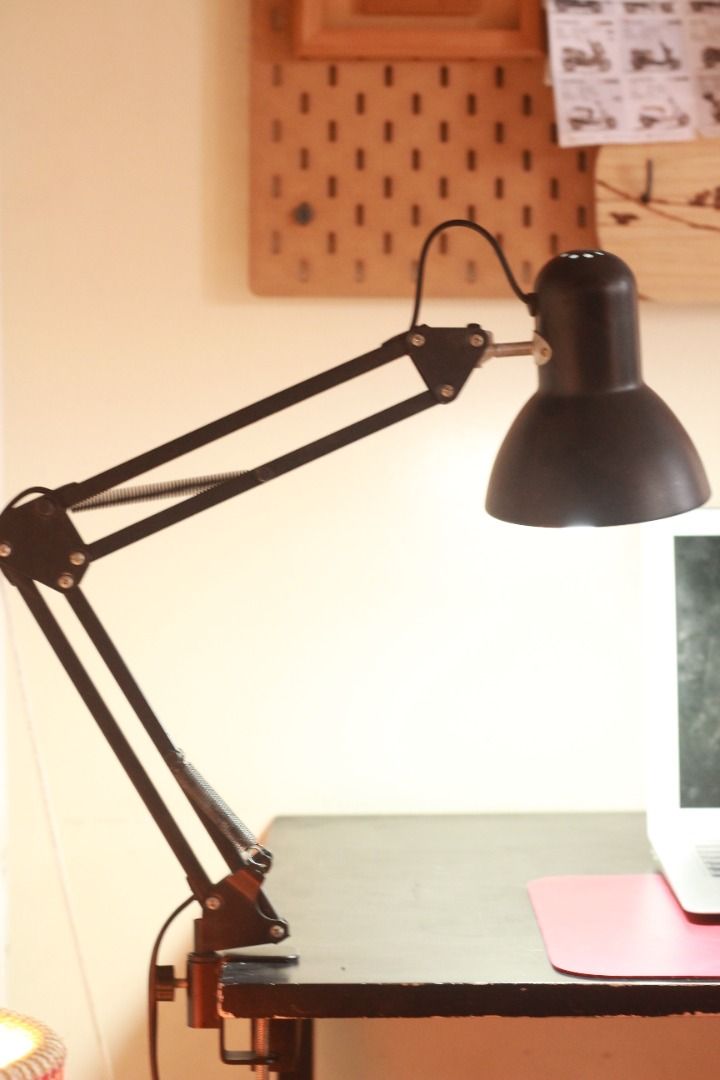 Desk lamp (Category: Lighting) located in Manila. Submitted by ceteris (Listing ID 1469053421, Image 3). Description: - Bulb not included - RFS: Switched to floor lamps.